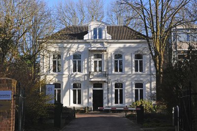 900143 Gezicht op het huis Oranjelust (Maliebaan 89) te Utrecht.